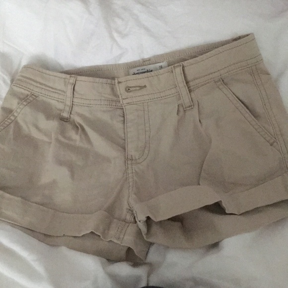 Abercrombie Khaki Shorts - Picture 1 of 1